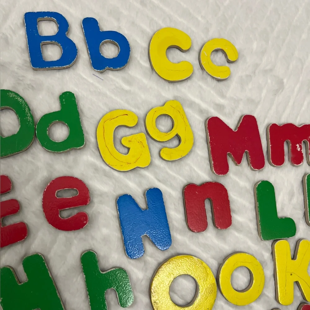 MELISSA & DOUG Magnetic Alphabet Letters Original‎ Box